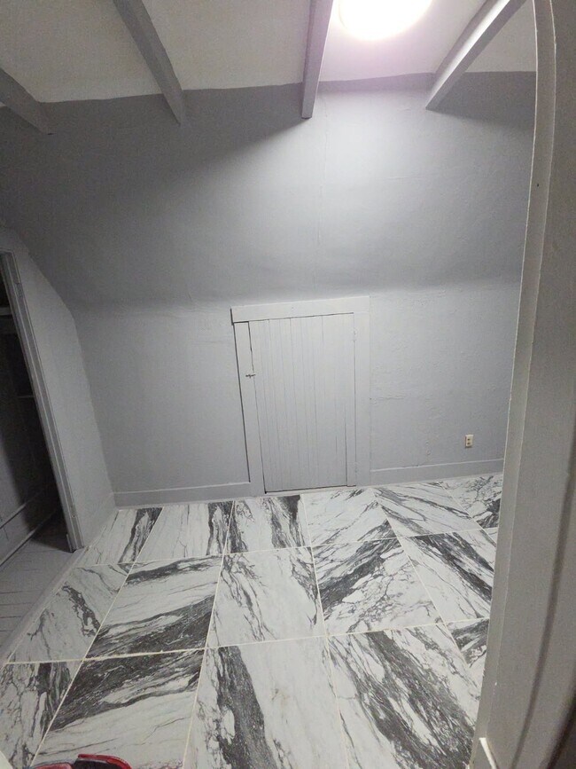 31 Frederick St Unit 2
