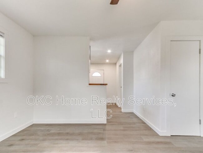 Photo - 1812 W Noble Ave