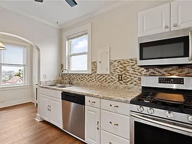 Building Photo - 239 The Blvd Unit 2