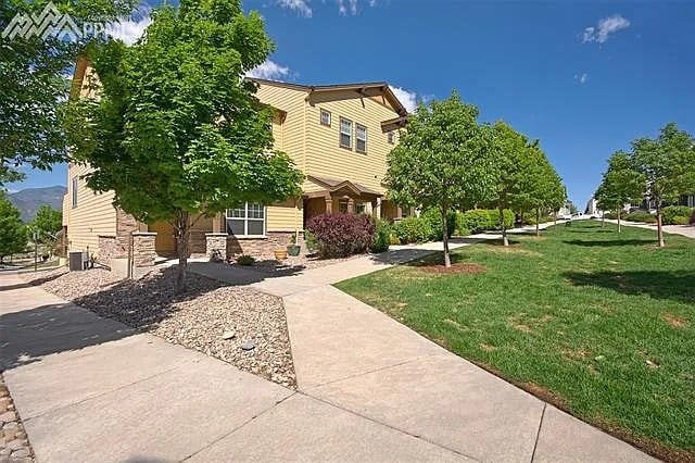 Photo - 2083 St Claire Park Aly