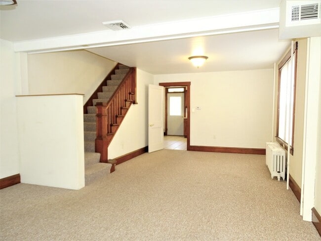 Photo - 43 E Pine St
