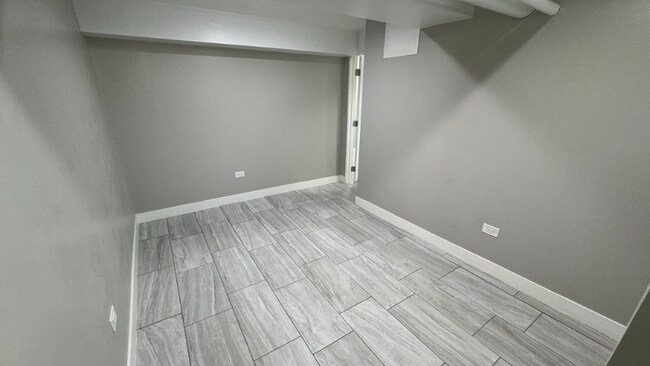 Photo - 5454 W Berteau Ave Unit B