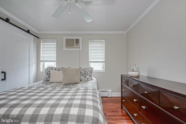 Photo - 2648 S Mole St