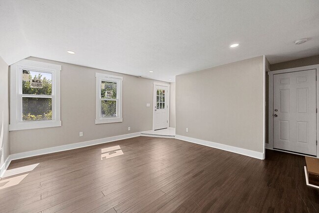 Photo - 529 Spruce St