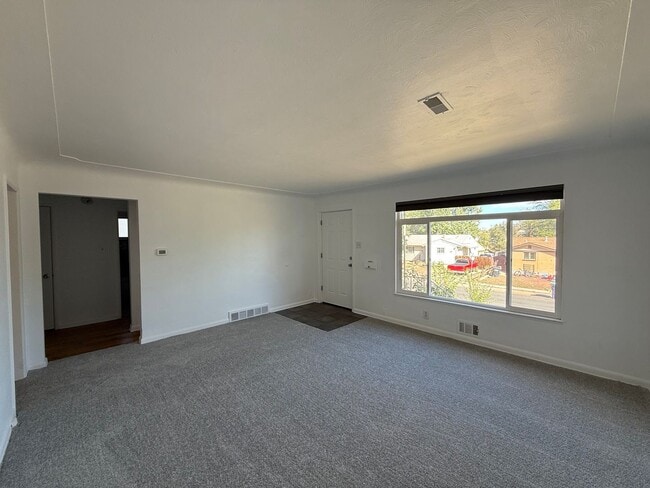Photo - Beautifully Updated Home near Federal & Al...