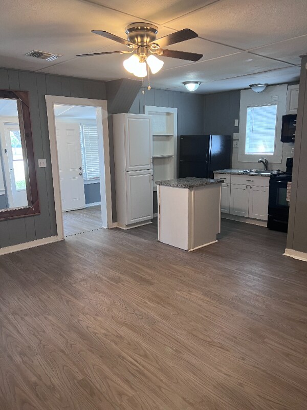 Photo - 327 E Zipp Rd