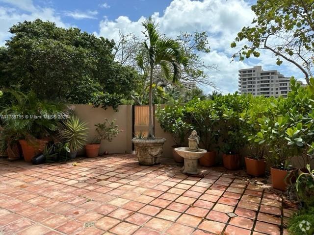 Building Photo - 151 Crandon Blvd Unit 104 Rental