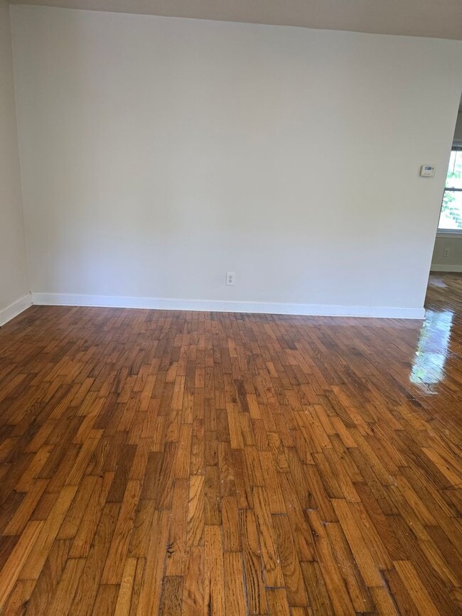 Photo - 3 bed/2 bath single- family home