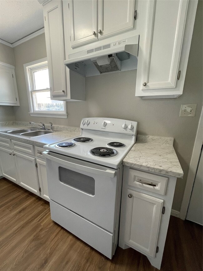 Photo - 1731 W 8th St