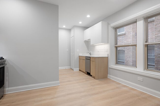 Photo - 1621 W Chase Ave Unit 1B