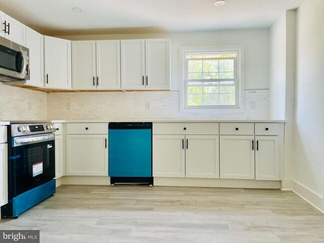 Photo - 471 N Elmwood Rd