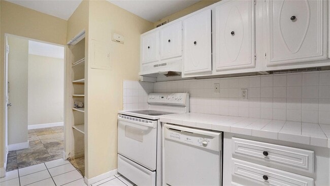 Photo - 3123 Oakland Shores Dr Unit D104