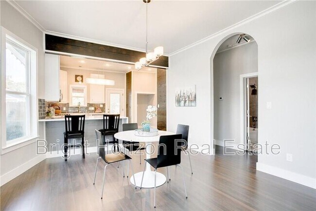 Photo - 1821 W 10th St