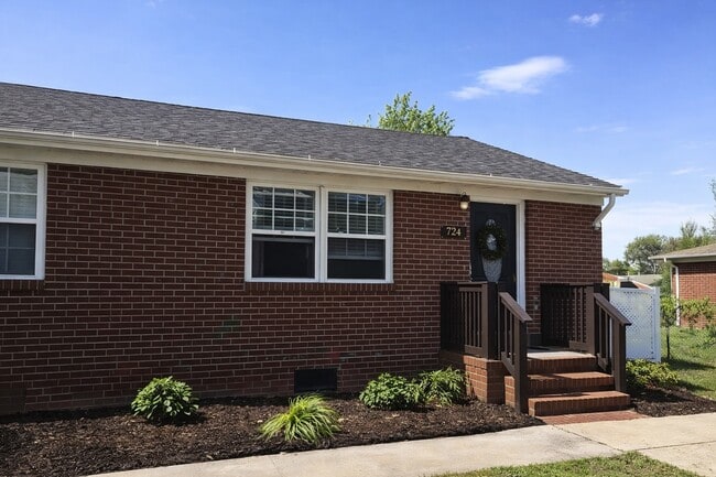 Building Photo - 734 Burgess Ave