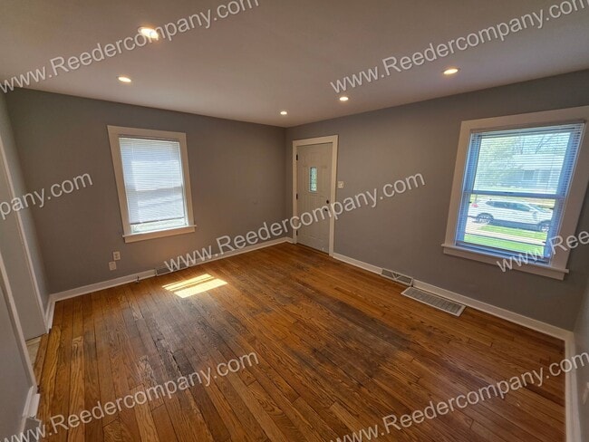 Photo - 2 Bedroom / 2 Bath Home Walking Distance to PNW-Hammond Campus