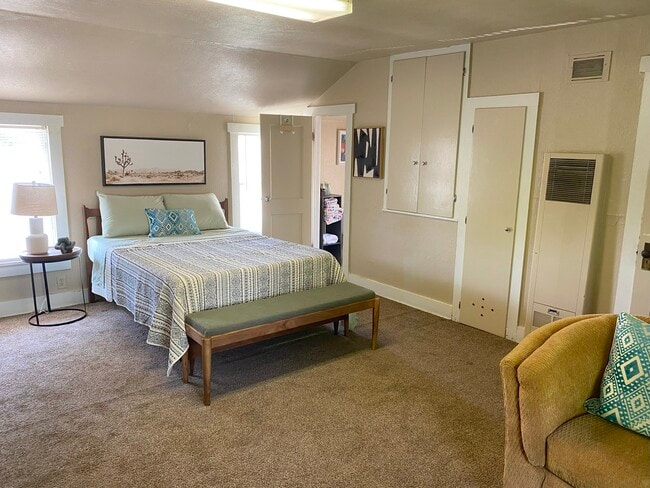Photo - 327 E Duffy St Unit 1
