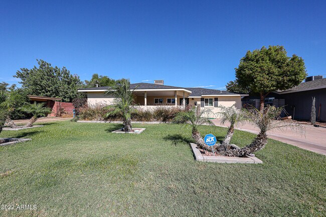 Photo - 1034 E Elm St