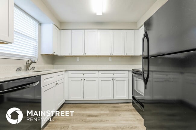 Photo - 60 Harwich Cir