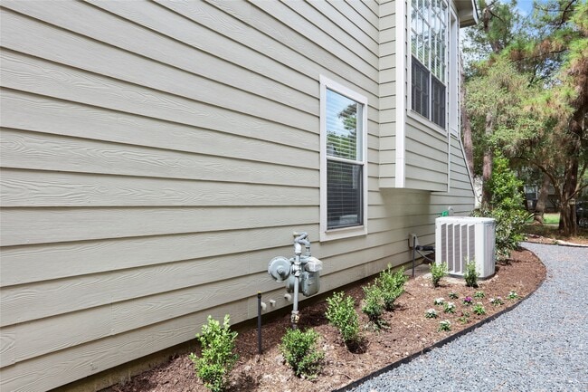 Building Photo - 134 S Walden Elms Cir