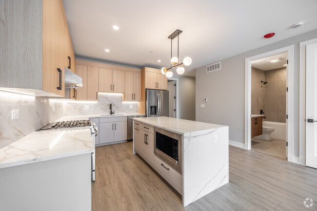 Building Photo - 2354 W Polk St Unit 301 Rental