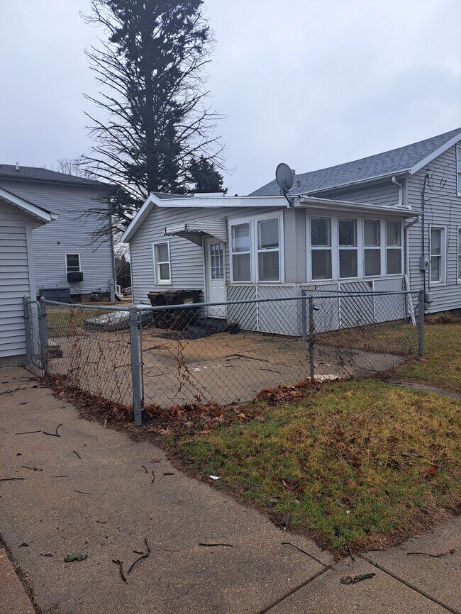 Photo - 430 W Galena Ave