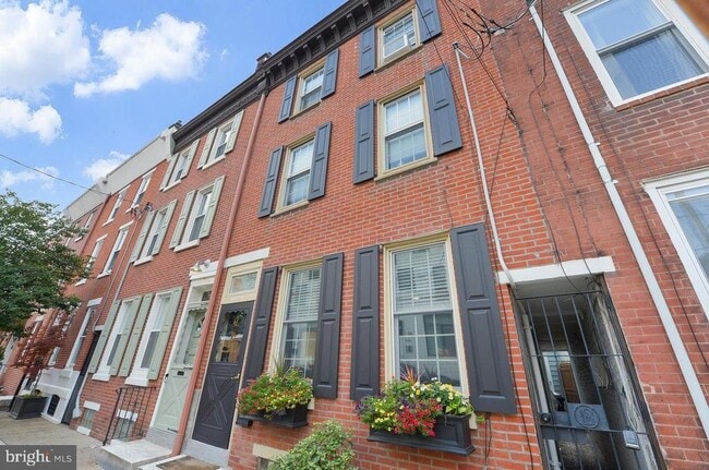 Building Photo - 1434 E Columbia Ave Rental