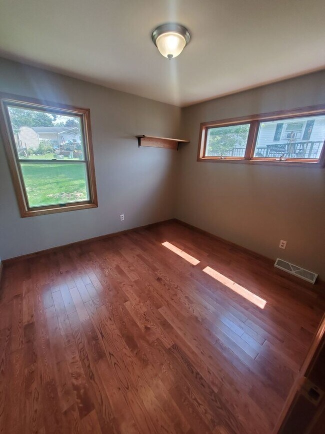 Photo - N868 Amanda St Unit 2