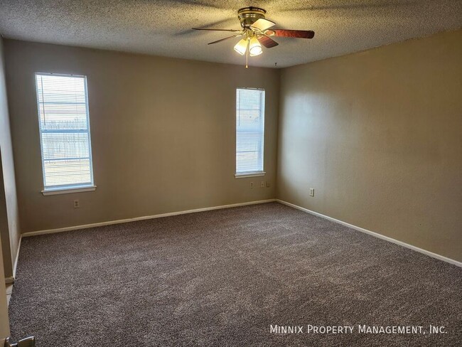 Photo - 2108 76th St