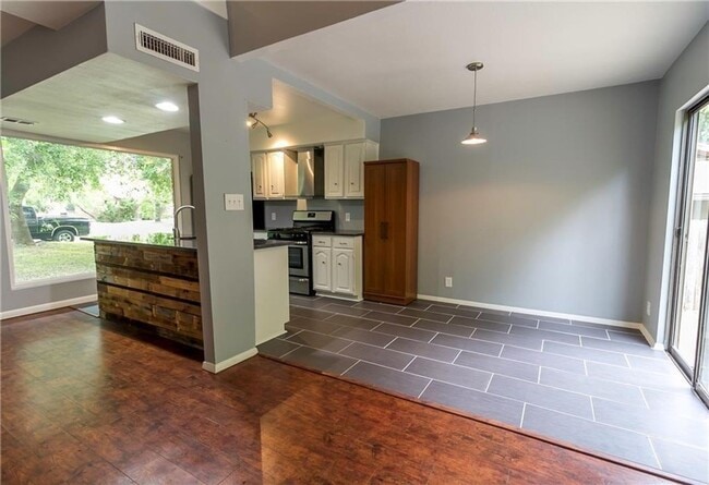 Photo - 3901 Knollwood Dr