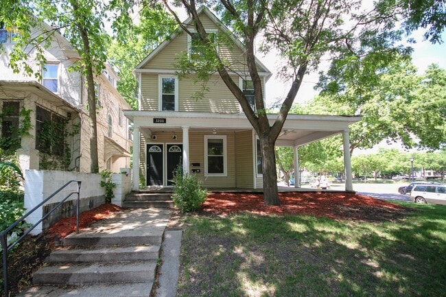 Photo - 3200 Aldrich Ave S House