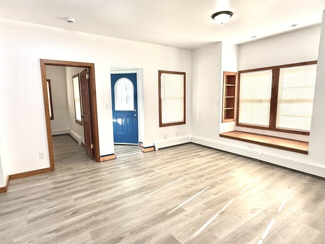 Photo - 414 Caroline St