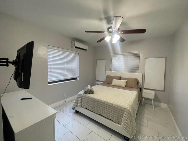 430 NE 1st Ave. Unit A