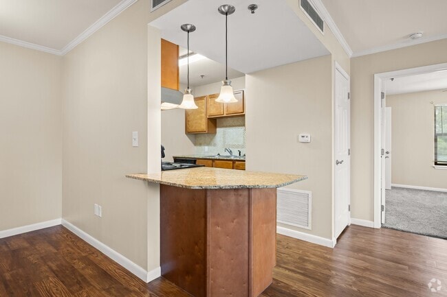 1BR, 1BA - 700SF