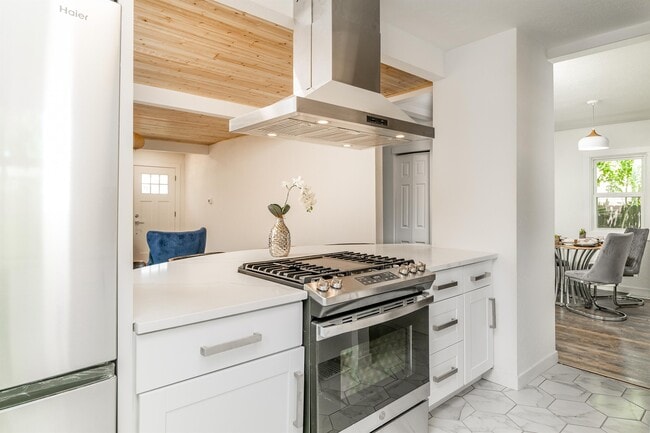 Photo - 2160 S Logan St