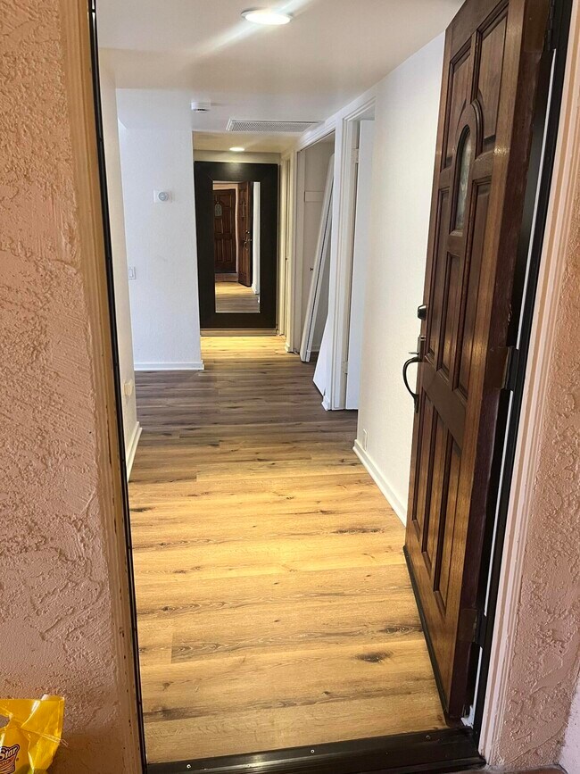 Photo - 400 N Sunrise Way Unidad 250