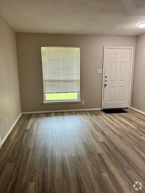 Building Photo - 12400 Tree Line Dr Rental