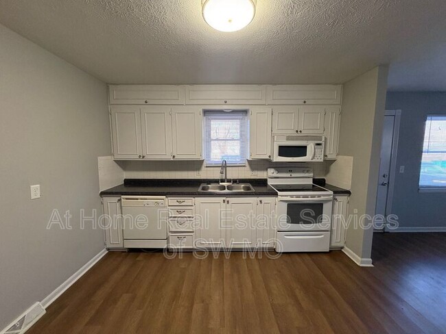 Photo - 1164 S Hillcrest Ave