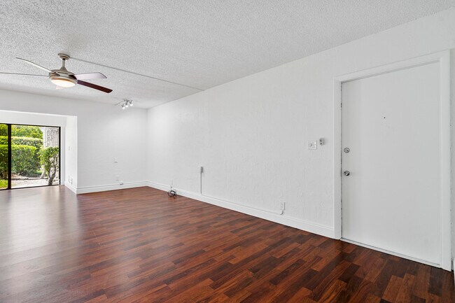 Photo - 6612 Spring Bottom Way Unidad 186