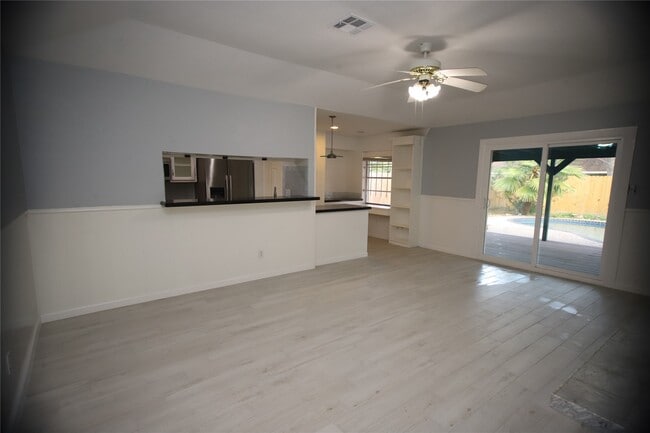 Photo - 2502 Knoll St