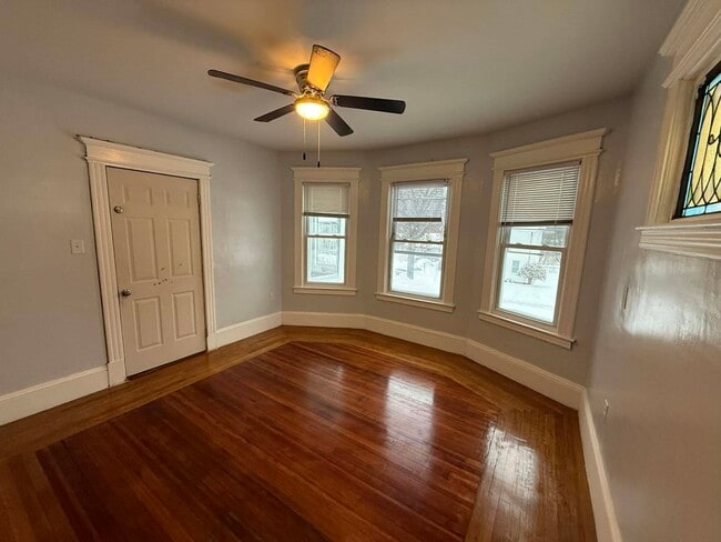 190 Oak St Unit 2nd Fl