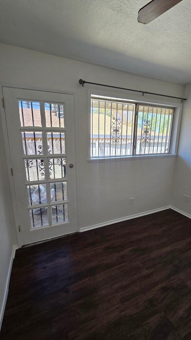 12128 Van Nuys Blvd
