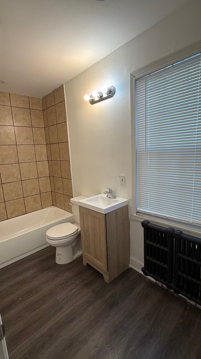 Photo - 1815 W 2nd St