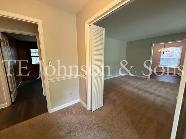 Photo - 2722 Winslow Ln