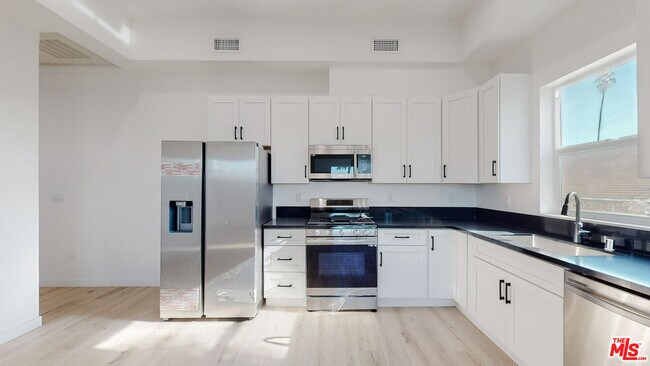 Photo - 1509 Cloverdale Ave