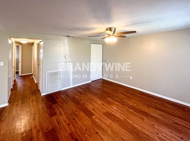 Photo - 3005 Dodge St