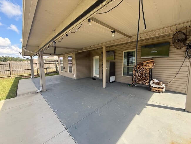 17612 Waterloo Dr