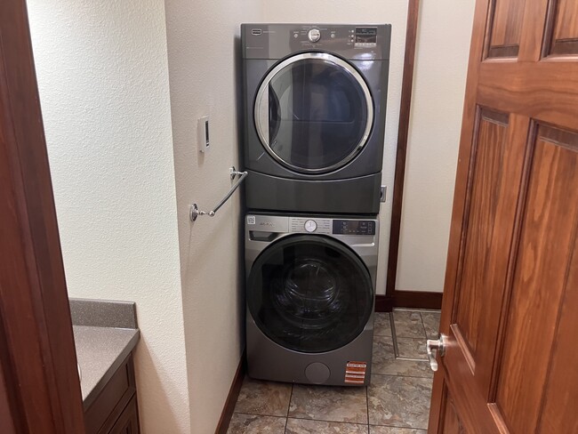 Photo - 111 E Cottonwood Dr