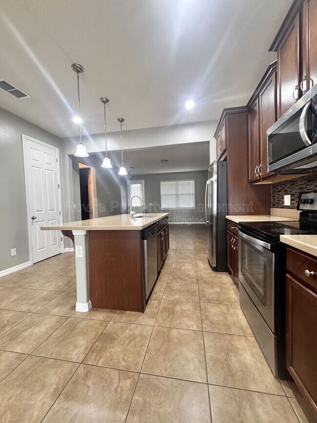 Photo - 5205 Northlawn Way