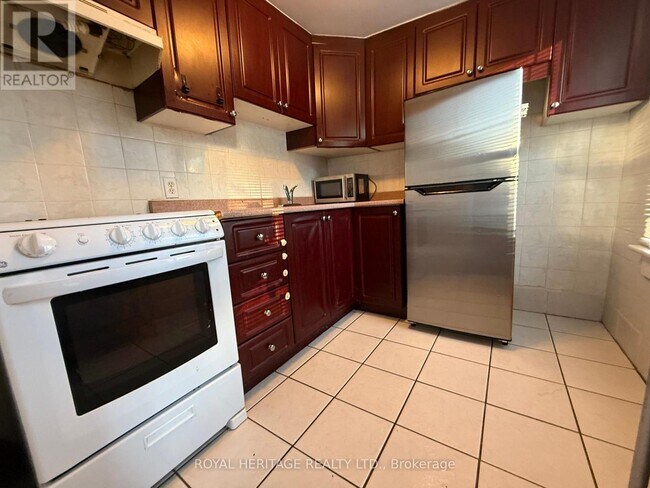 Photo - 264 Jarvis St Unit 1