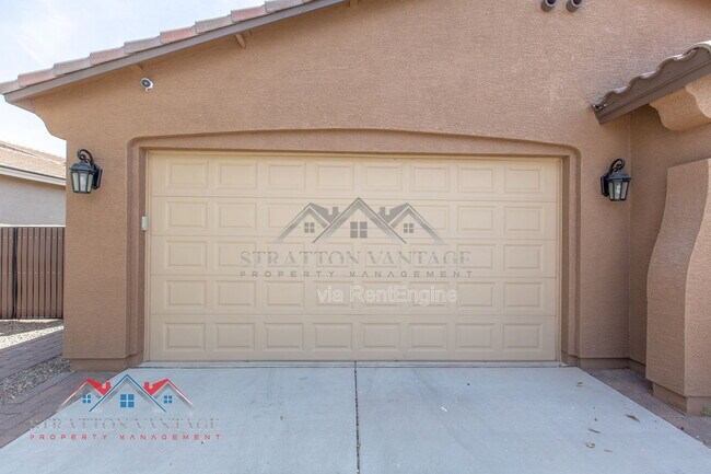 Photo - 631 W Stanley Ave